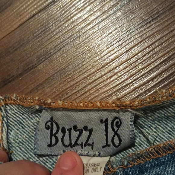 Buzz 18 Vintage Upcycled Levi's High Waisted Cropped Snake Skin Jeans A40 - Picture 5 of 6
